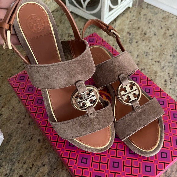 New Tory Burch sandal ❤️ - Picture 9 of 11